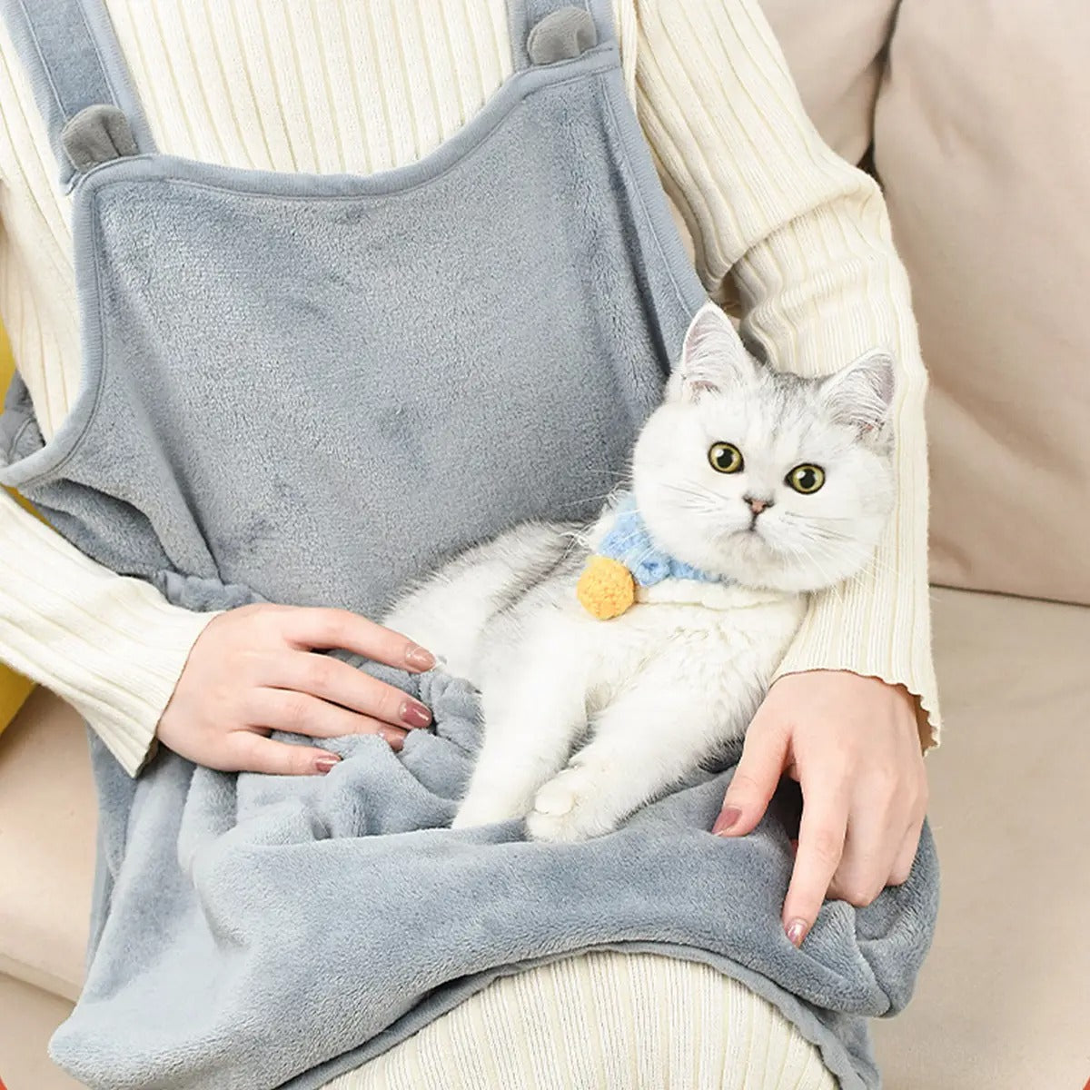 Pet Carrier Apron with Cat Pocket and Claw Guard_CWMM6290