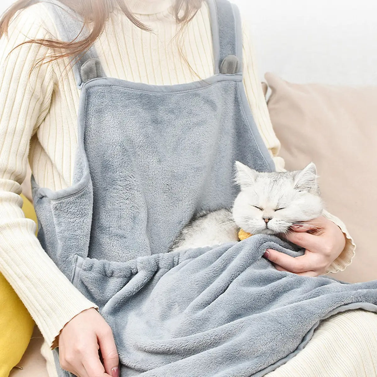 Pet Carrier Apron with Cat Pocket and Claw Guard_CWMM6290