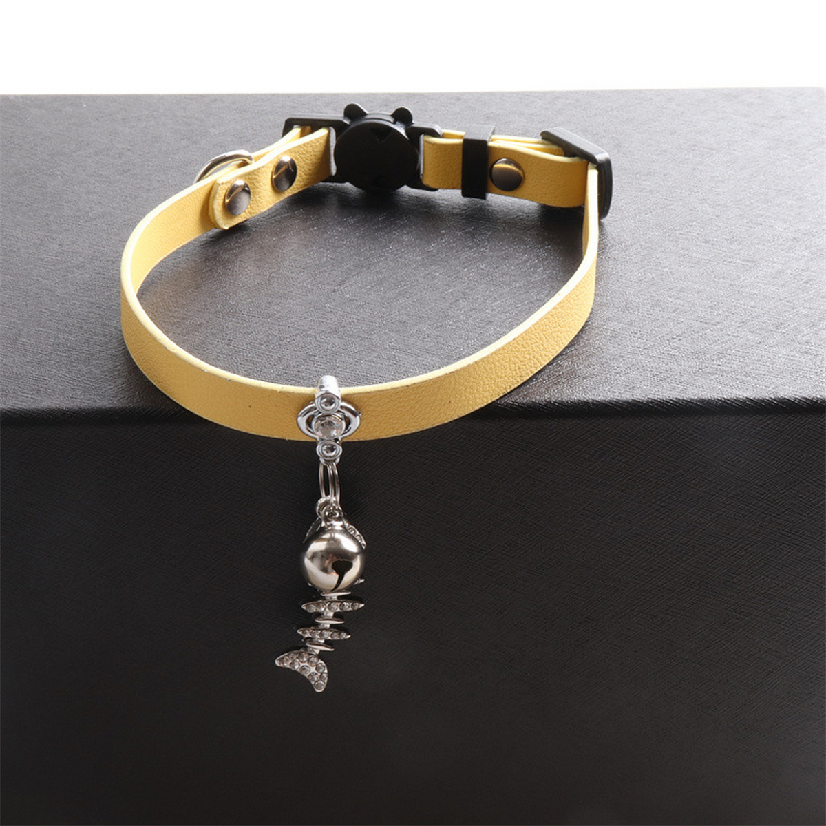 Macaron PU Cat Collar with Rhinestone Fishbone_CWMM7749