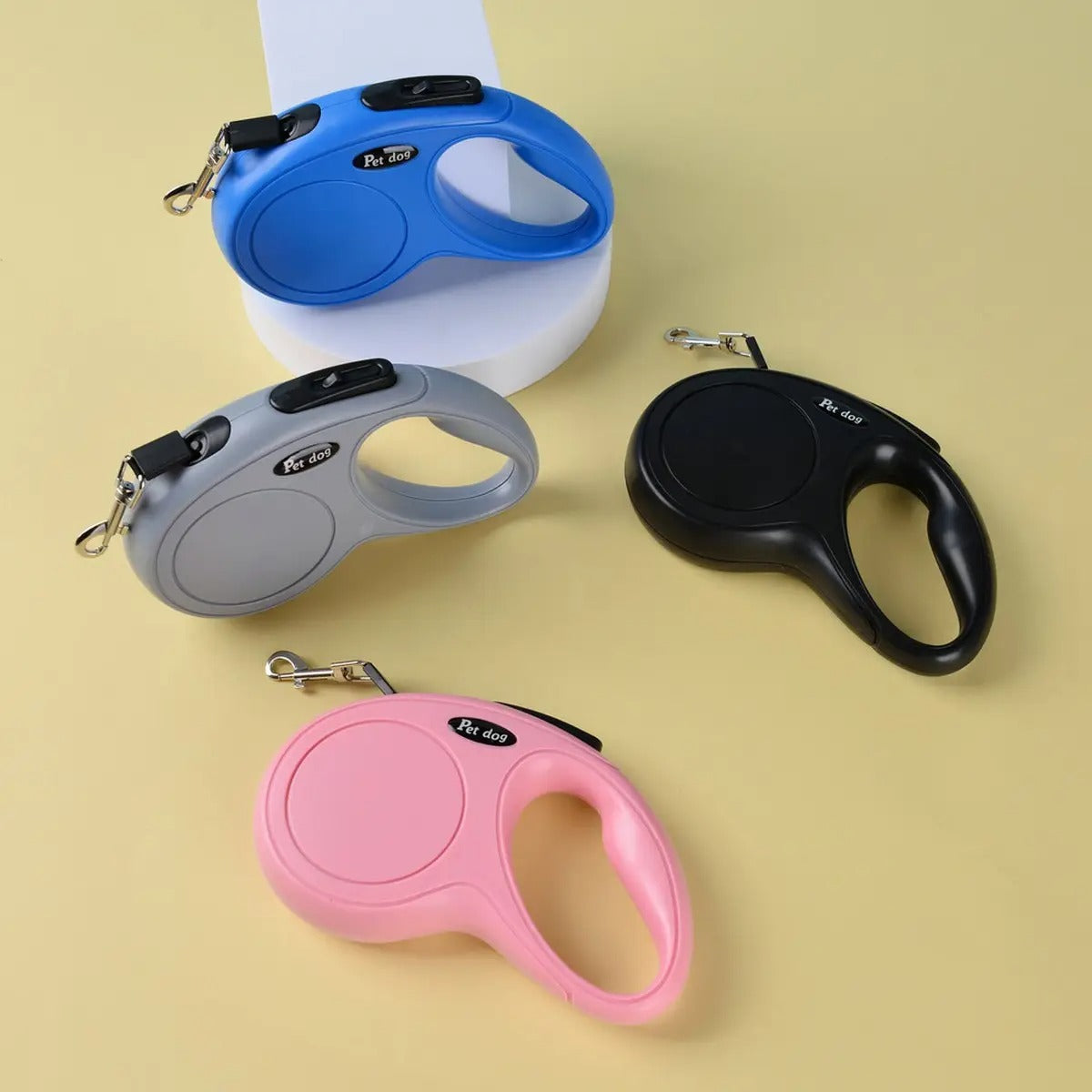 Lightweight Retractable Leash for Small Pets_CWMM6089
