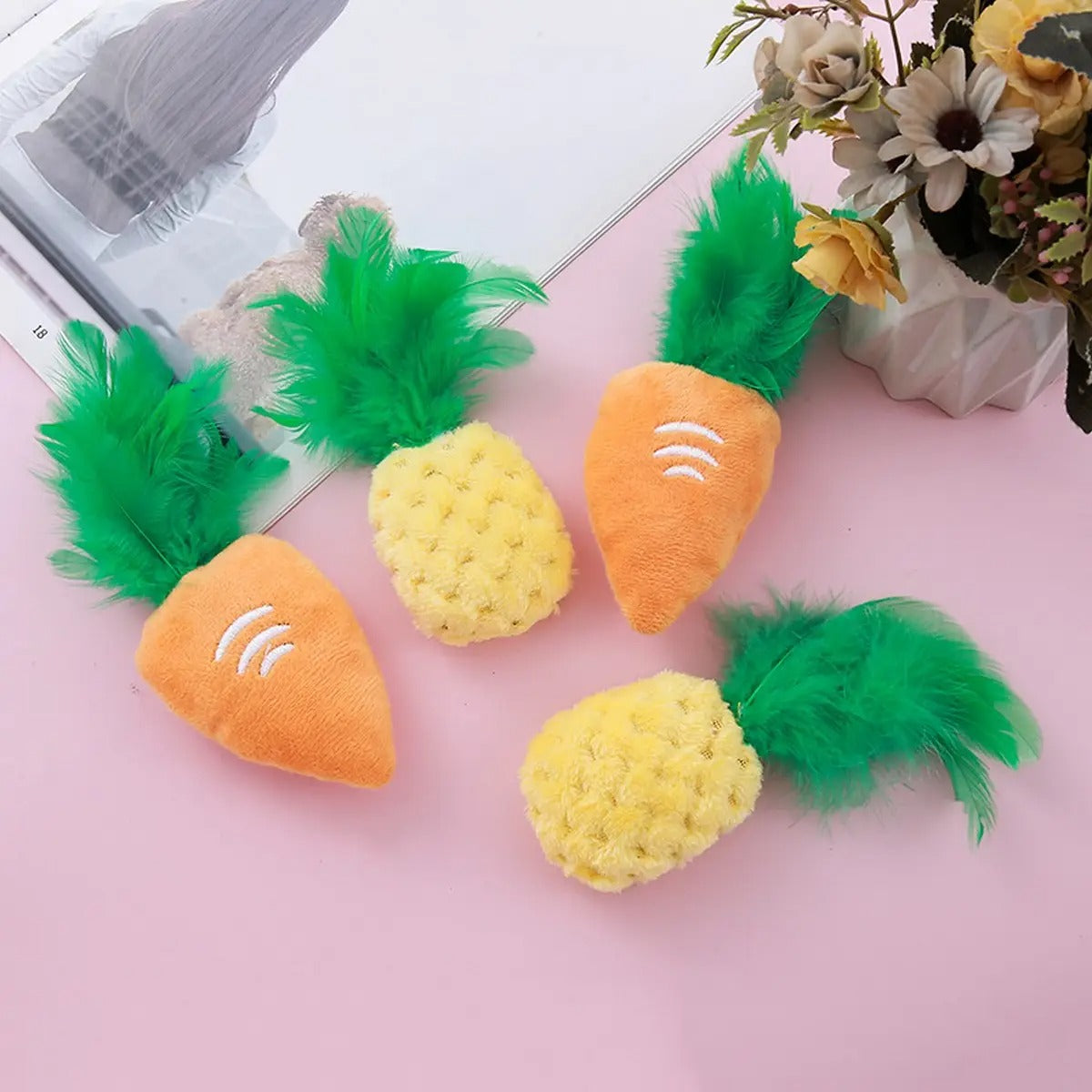 Feather Pineapple Catnip Toy – Interactive & Fun_CWMM5407