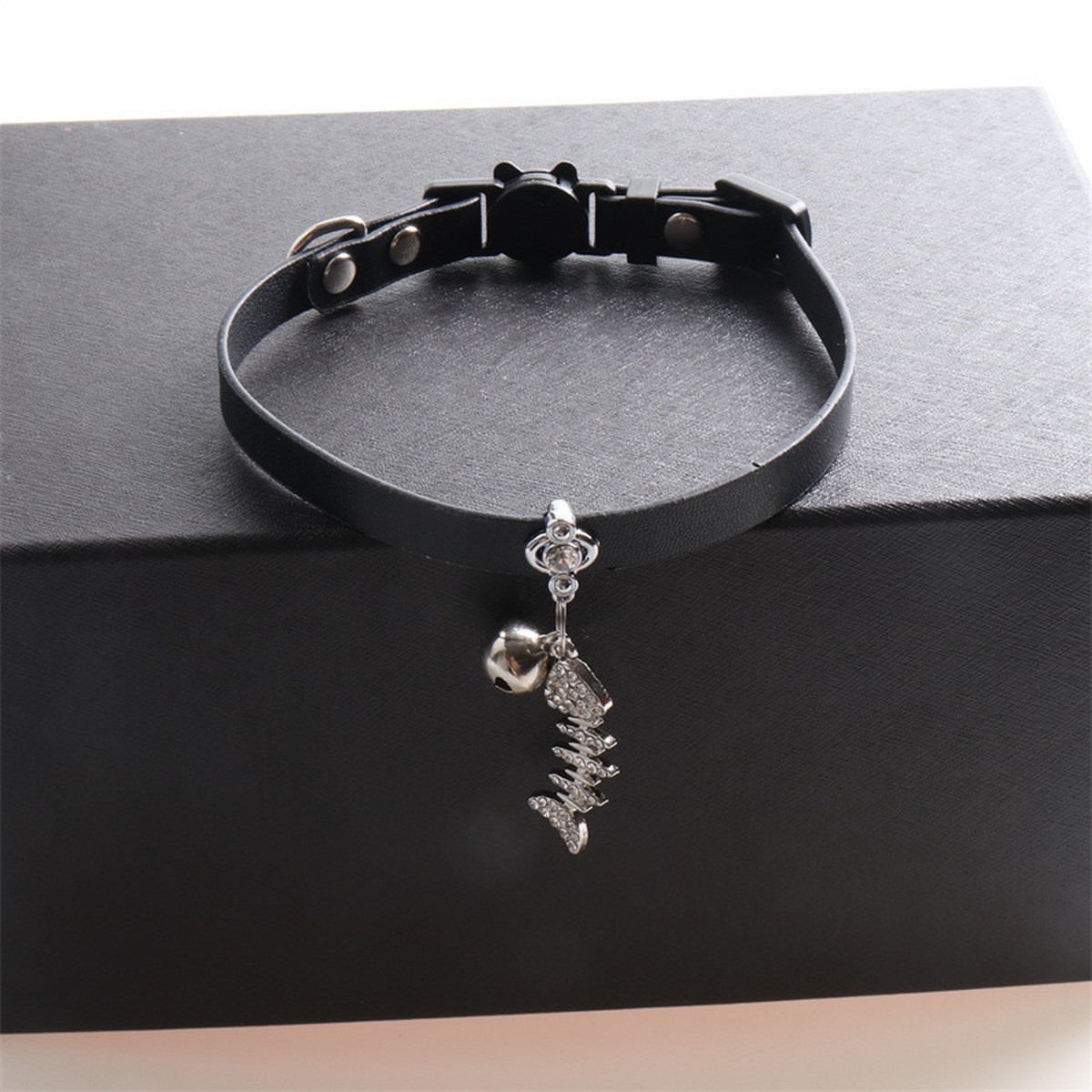 Macaron PU Cat Collar with Rhinestone Fishbone_CWMM7749