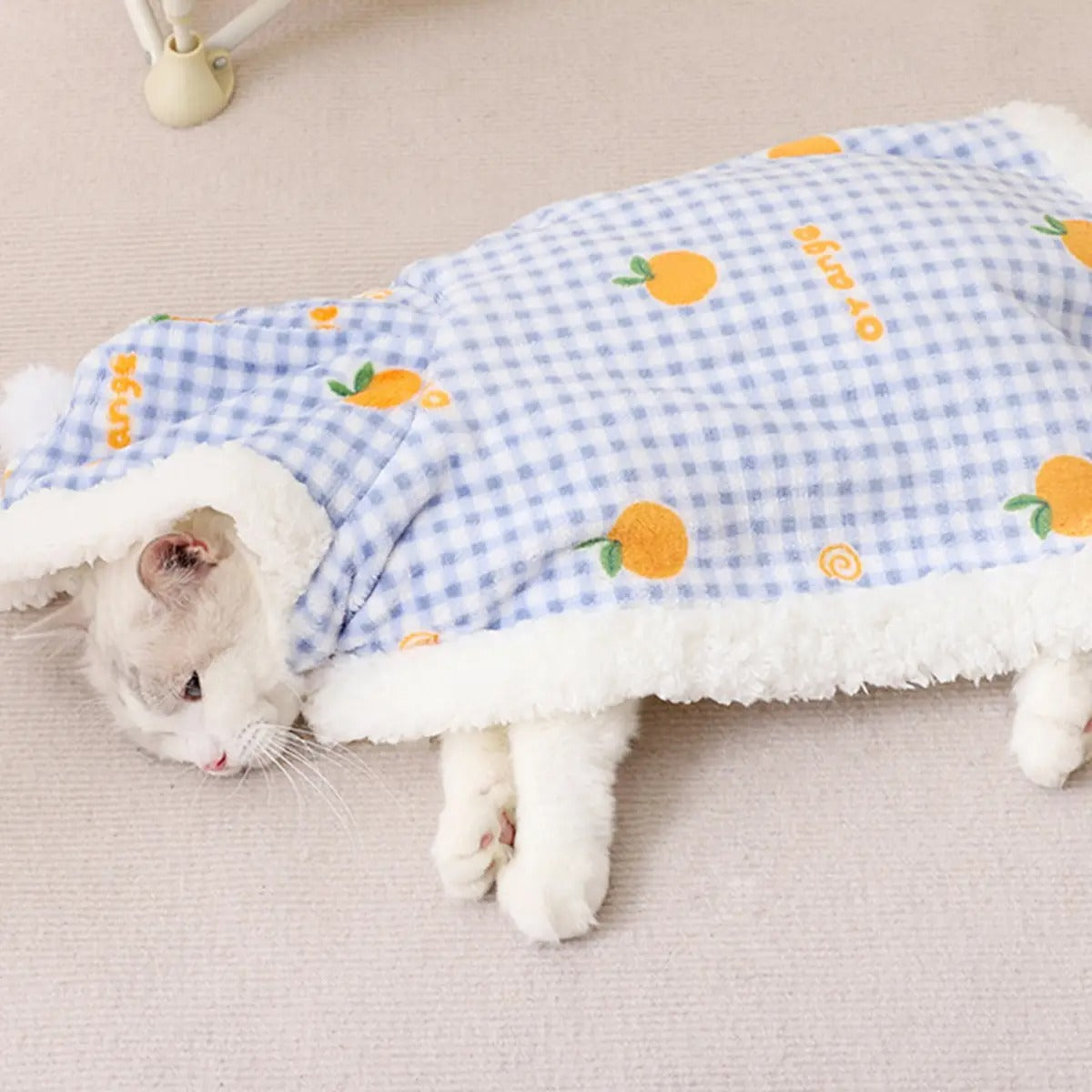 Pet Cape Blanket with Hood – Warm Winter Cloak_CWMM7278