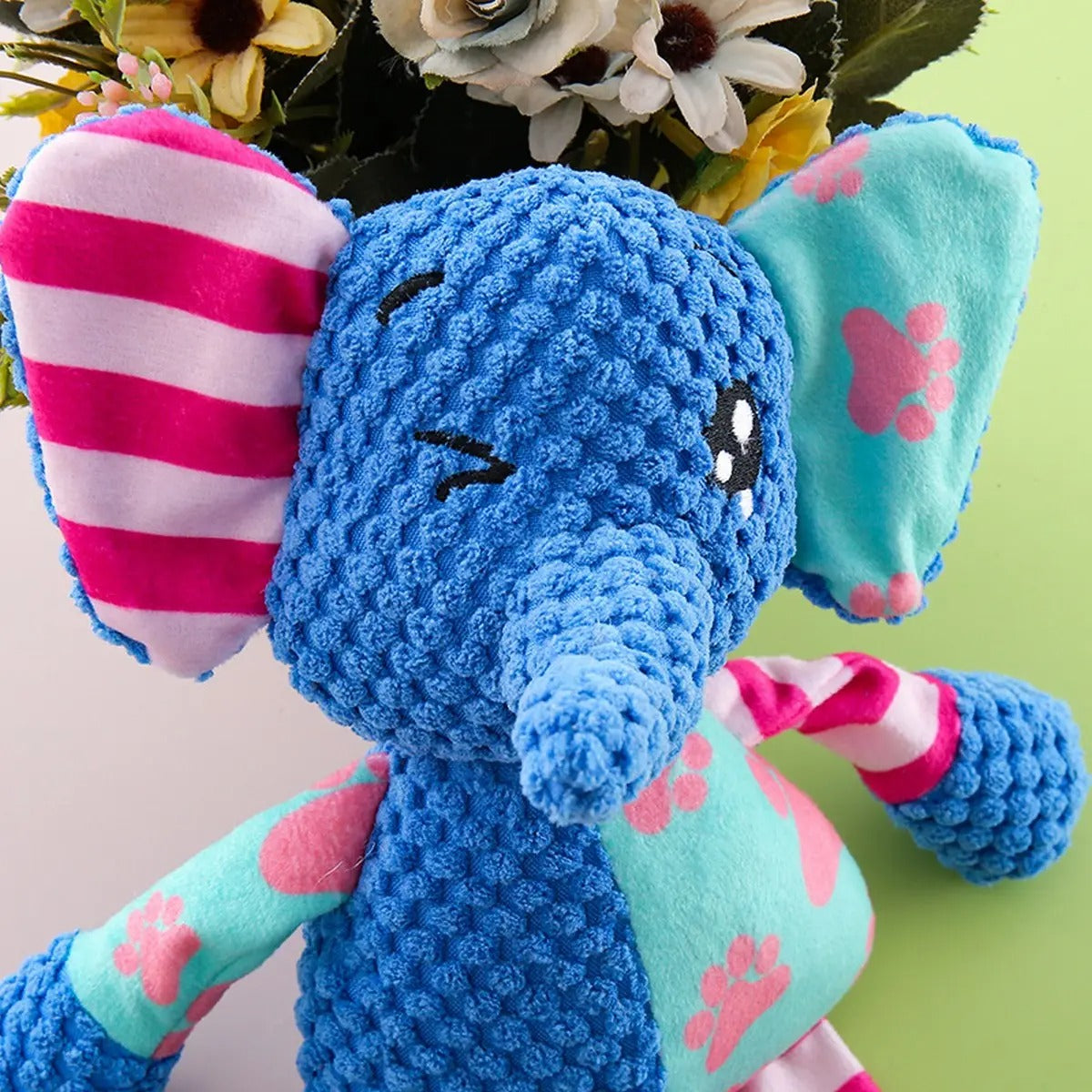 Cute Squeaky Plush Dog Toy – Durable & Fun_CWMM5421