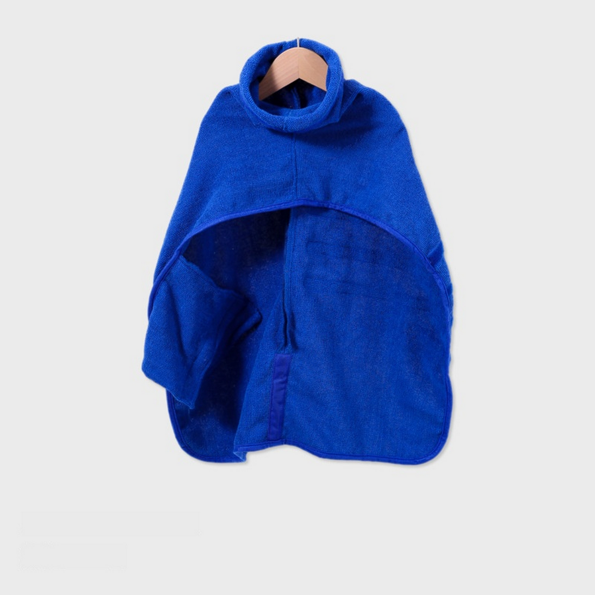 Pet Bathrobe Towel – Quick Dry for Medium Dogs_CWMM7489