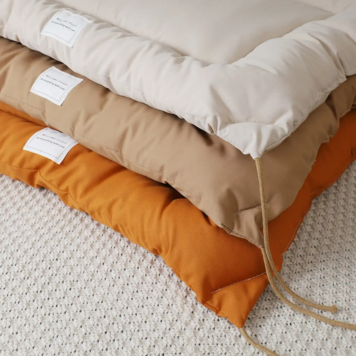 All Season Dog Mat with Strap – Pet Bed_CWMM7271