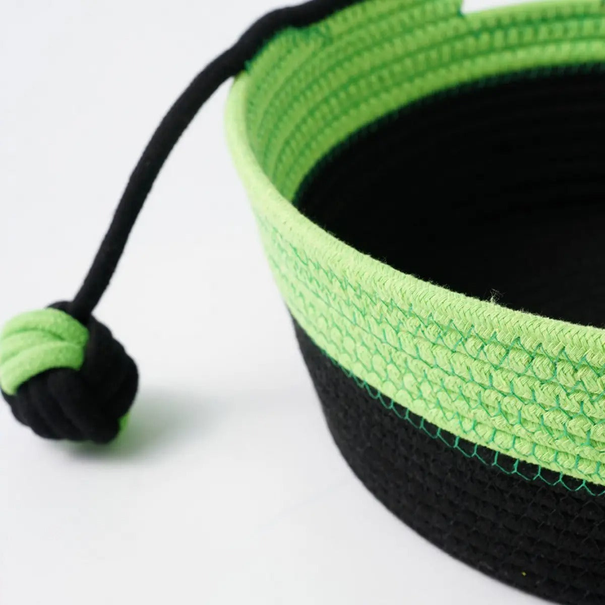 Handmade Woven Cat Bed with Play Ball_CWMM6560