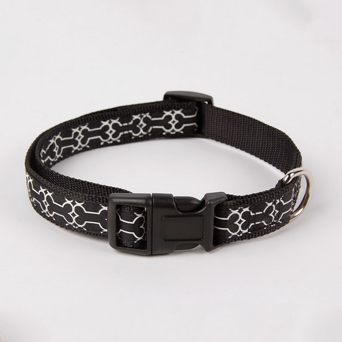 Adjustable Dog Collar with Bone Design for Walks_CWMM7435