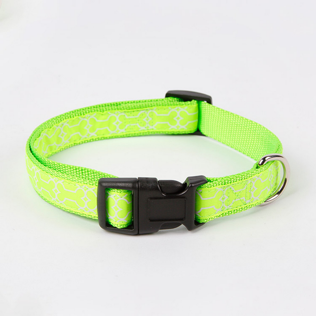 Adjustable Dog Collar with Bone Design for Walks_CWMM7435