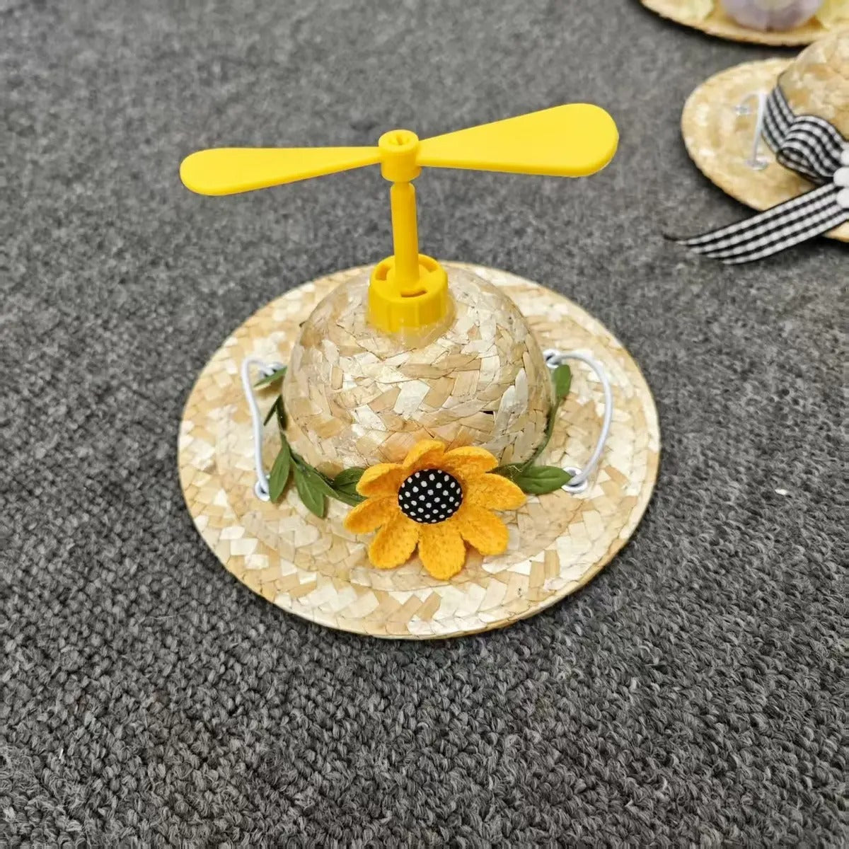 Handmade Straw Hat with Bamboo Prop for Dogs Cats_CWAH3715