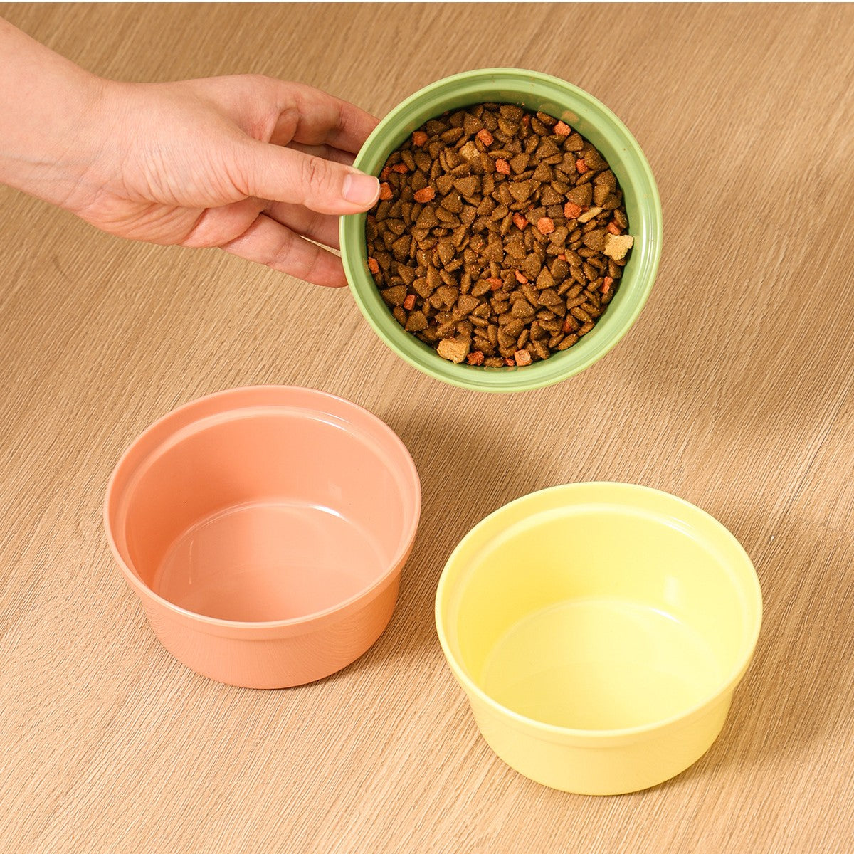 Plastic Pet Bowl for Food, Water and Drinking_CWMM13007