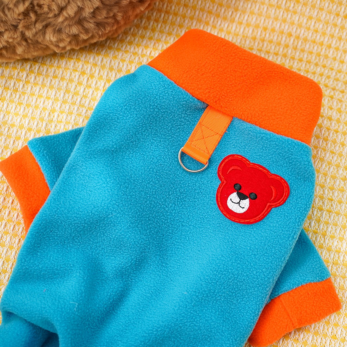 Colorblock Pet Jumpsuit with Leash Ring_CWMM11180