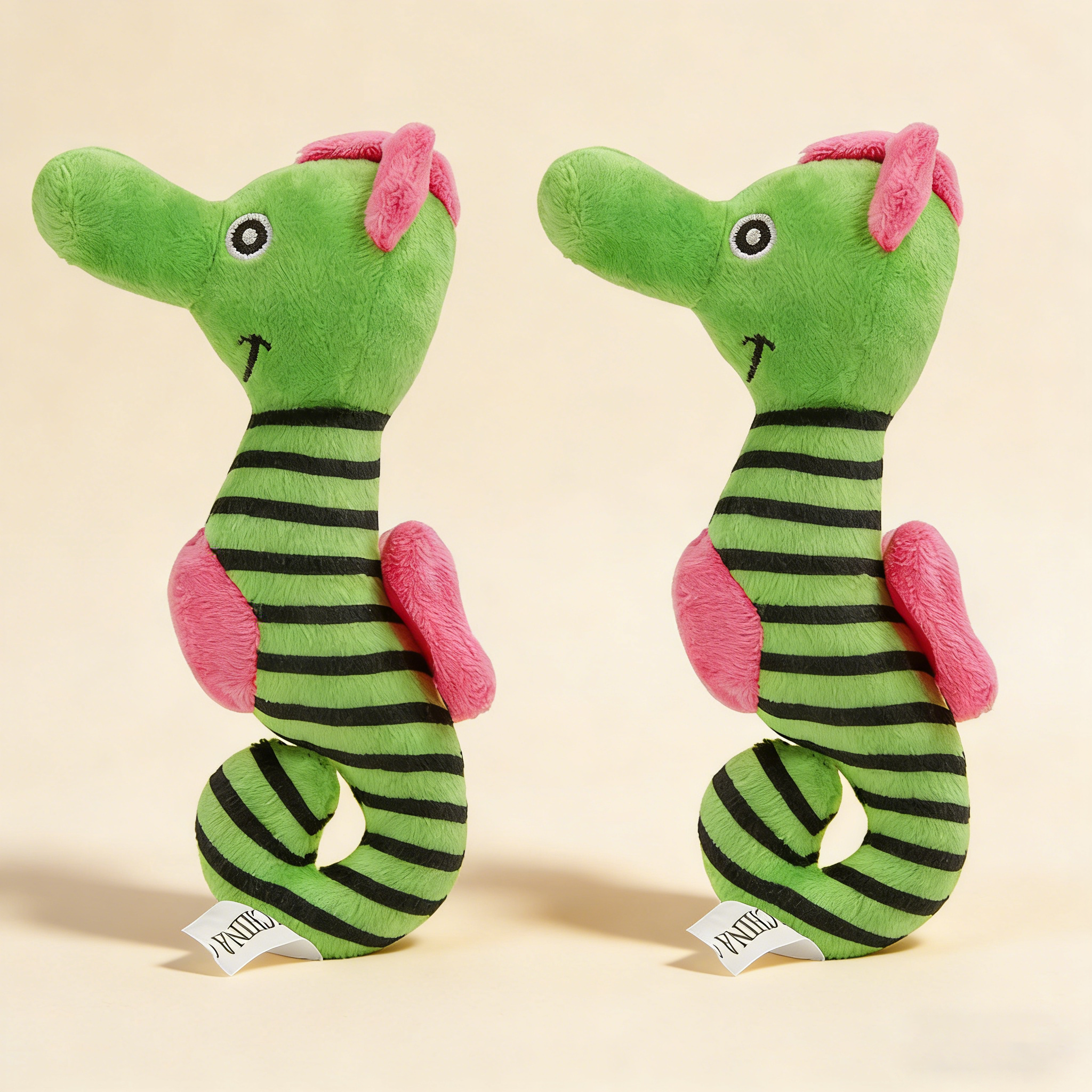 Squeaky Seahorse Toy for Cats & Dogs_CWMM13300