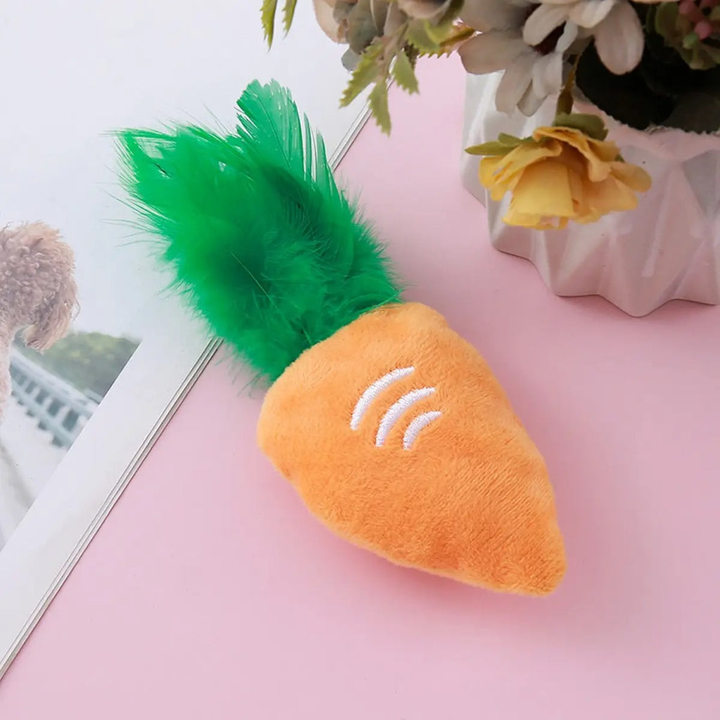 Feather Pineapple Catnip Toy – Interactive & Fun_CWMM5407