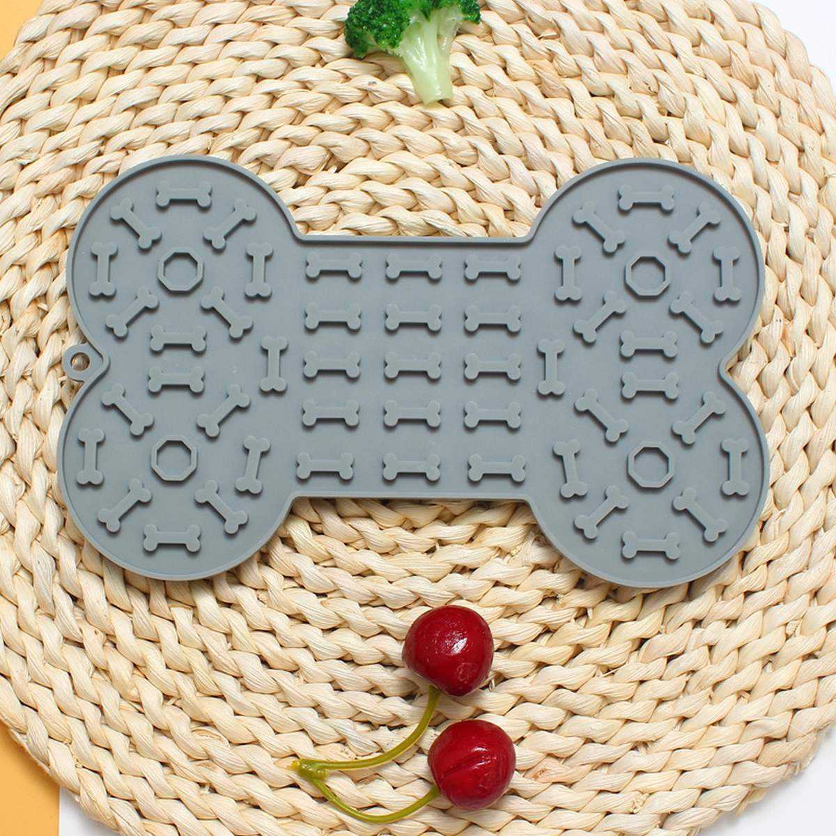 Bone-Shaped Dog Lick Mat – Slow Feeder Pad_CWMM6903