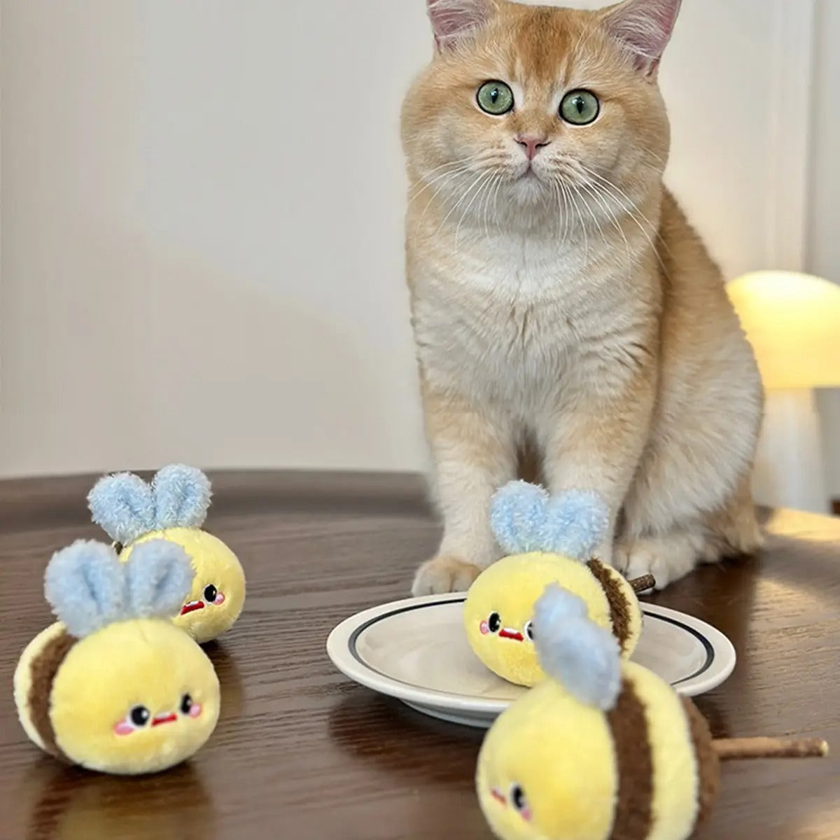 Bee Cat Toy with Silvervine – Chew & Replaceable_CWMM6697