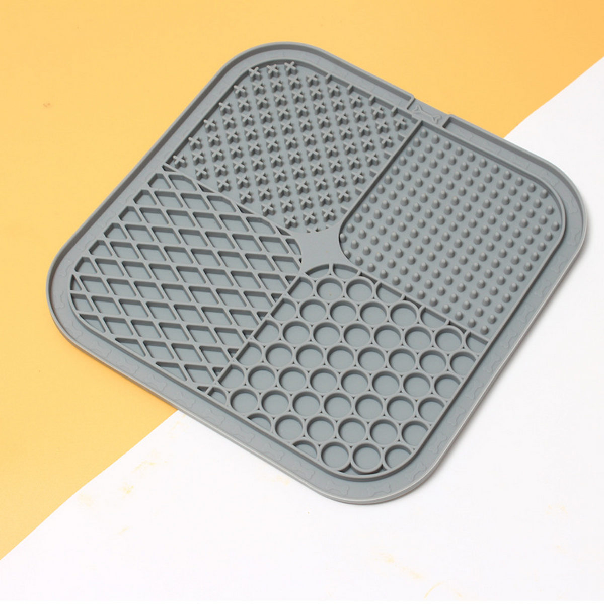 4-Grid Dog Lick Mat – Silicone Slow Feeder Pad_CWMM6907