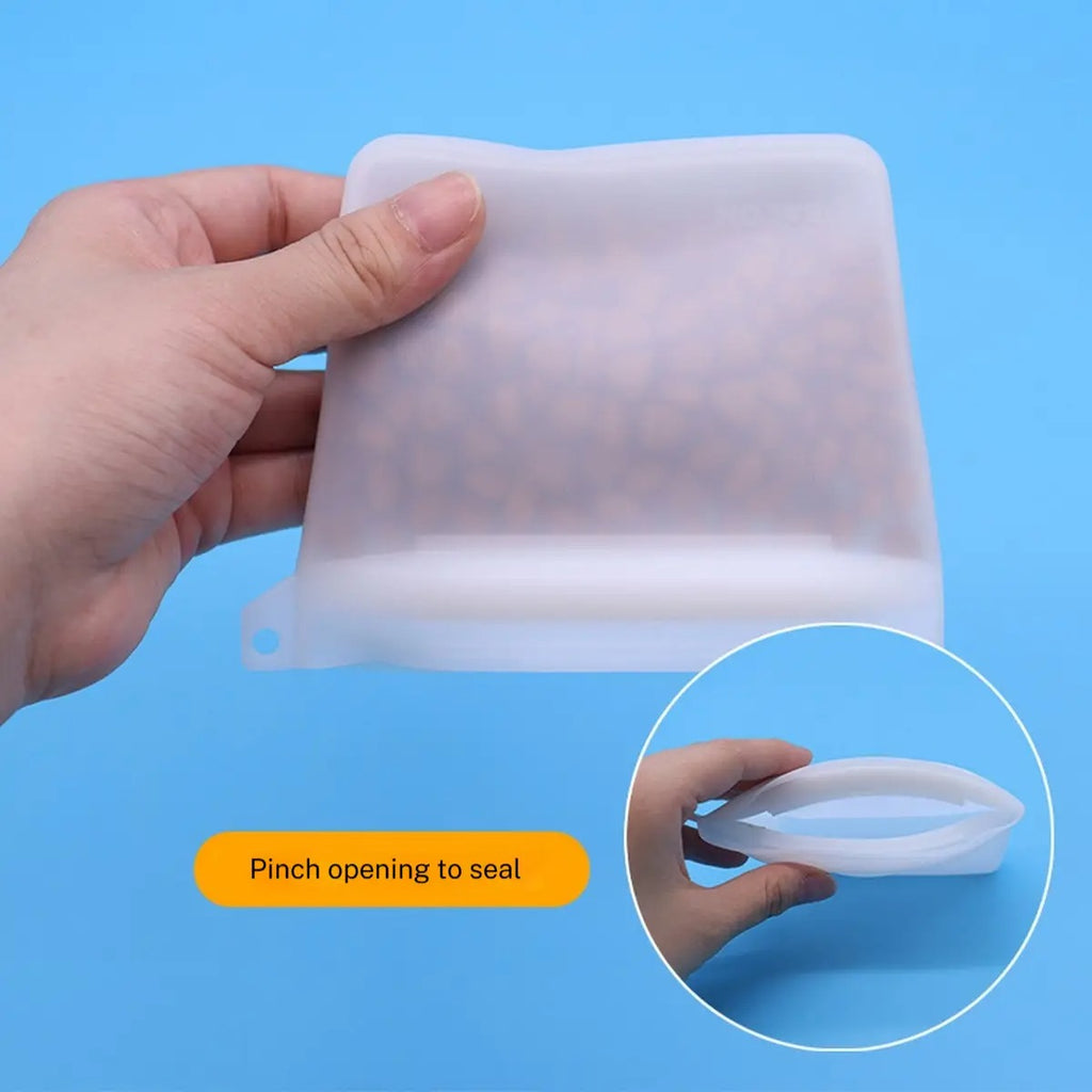 Dog Treat Bag – Silicone, Waterproof & Portable_CWMM7957