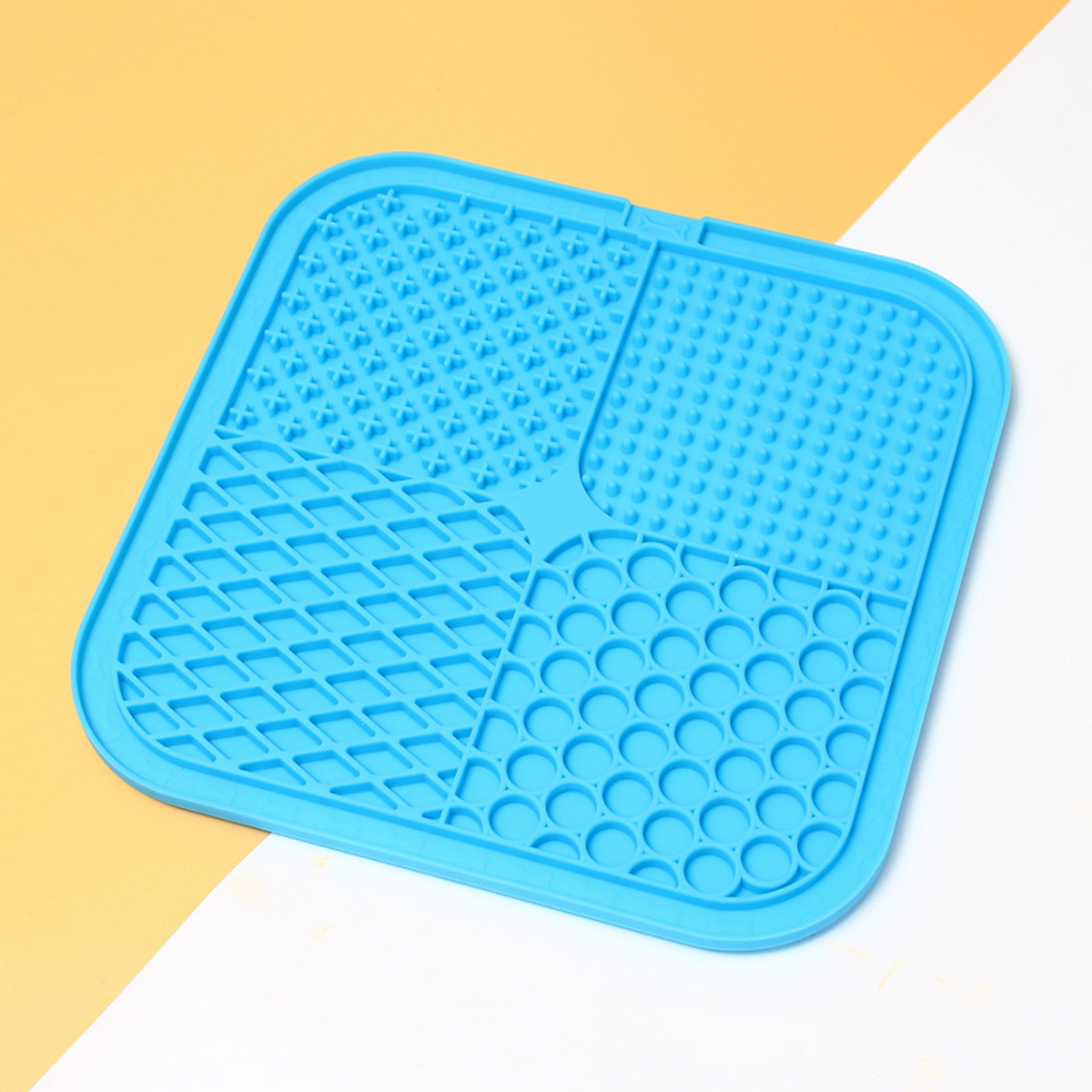 4-Grid Dog Lick Mat – Silicone Slow Feeder Pad_CWMM6907