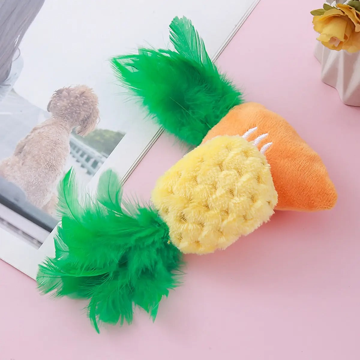 Feather Pineapple Catnip Toy – Interactive & Fun_CWMM5407