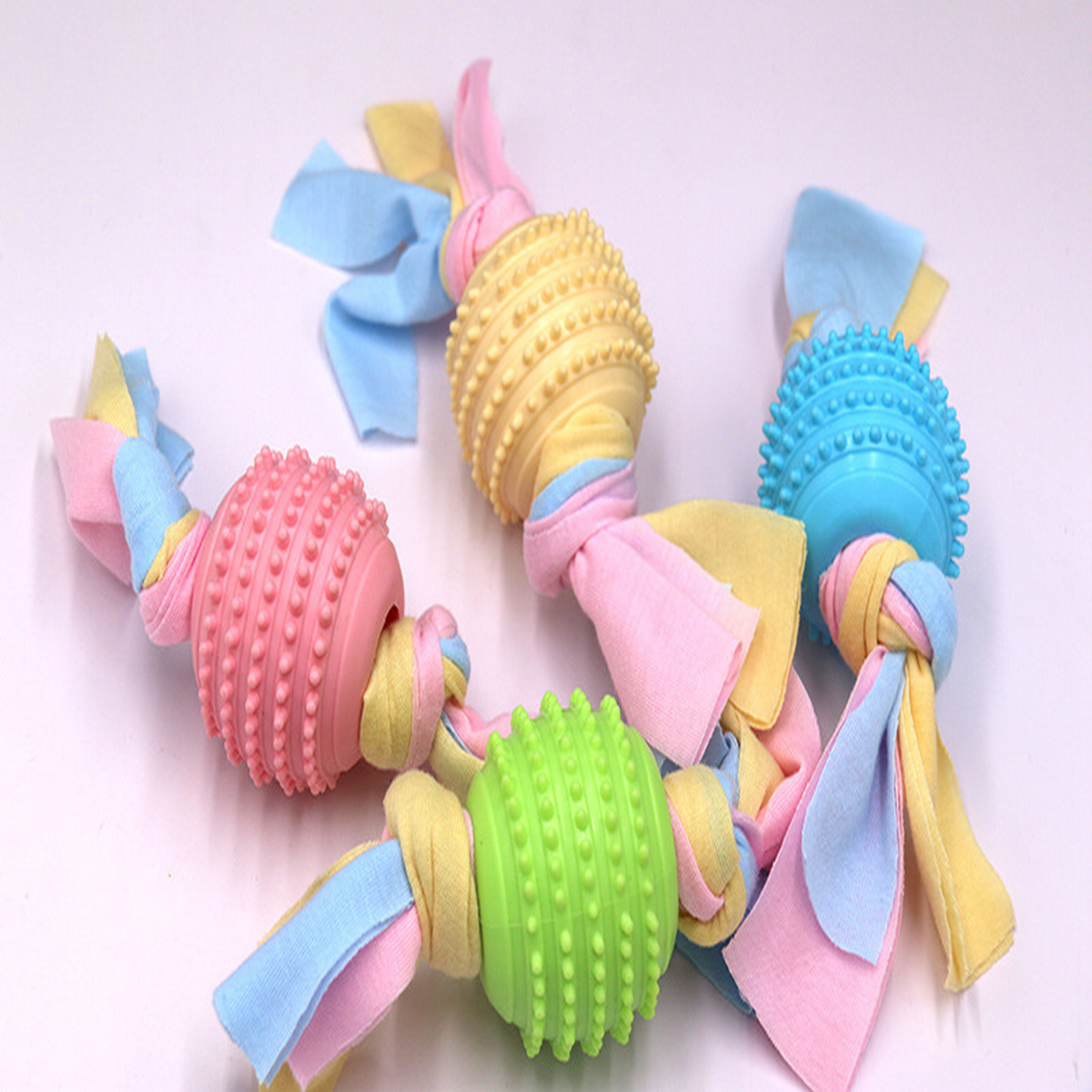 Chew Toy for Dogs with Fabric Strips & Rubber Ball_CWMM7231