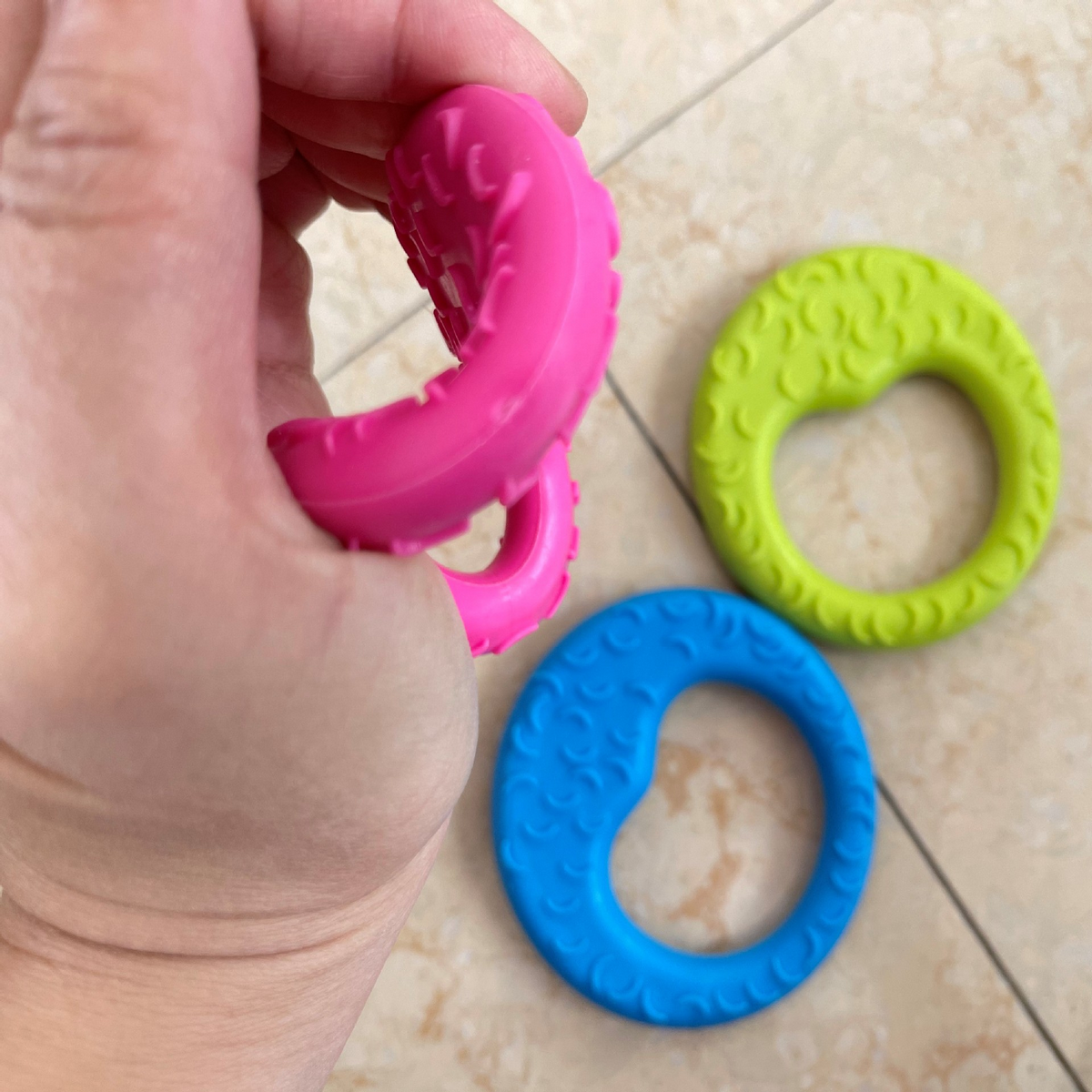 Durable TPR Moon Shape Dog Toy Candy Color Chew_CWMM7237