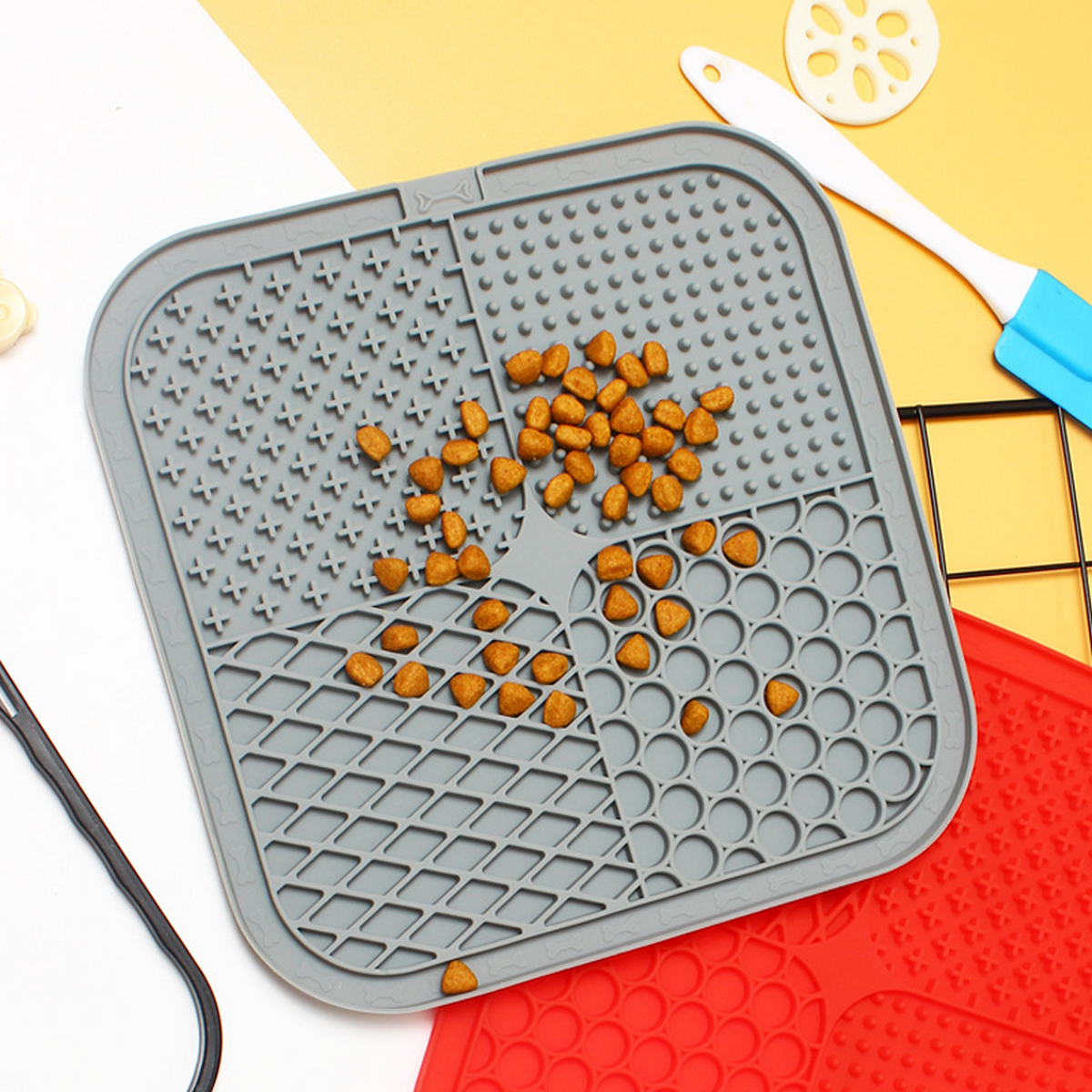 4-Grid Dog Lick Mat – Silicone Slow Feeder Pad_CWMM6907