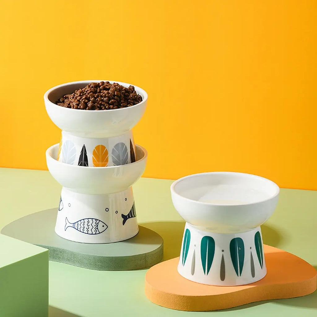 Elevated Pet Bowl Relieves Neck Pressure_CWMM5937