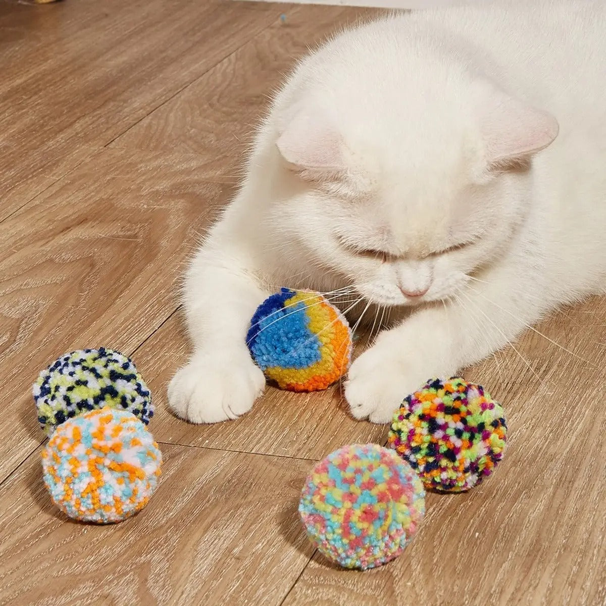 Cute Yarn Balls for Cats – Chew & Scratch Safe_CWMM6810