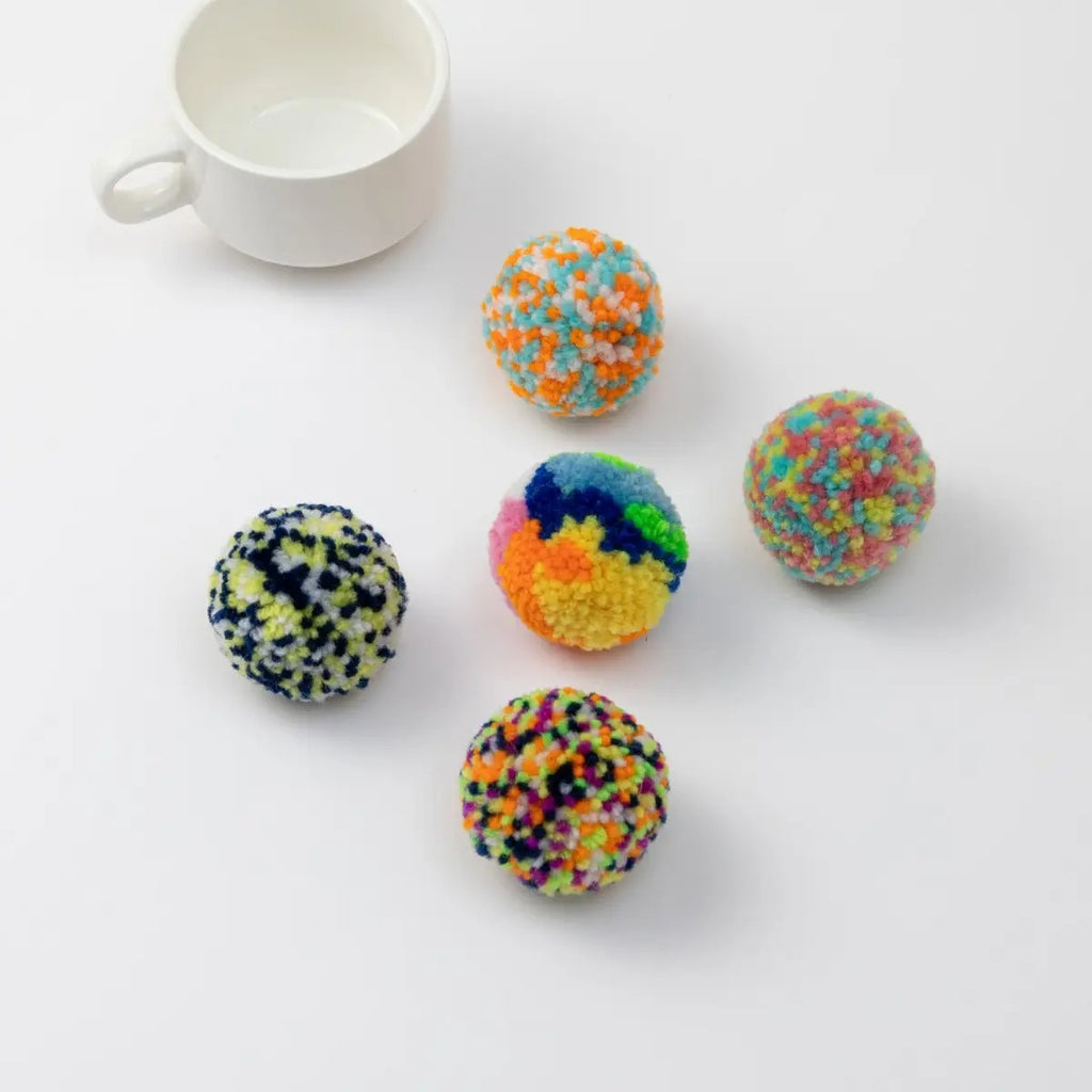 Cute Yarn Balls for Cats – Chew & Scratch Safe_CWMM6810