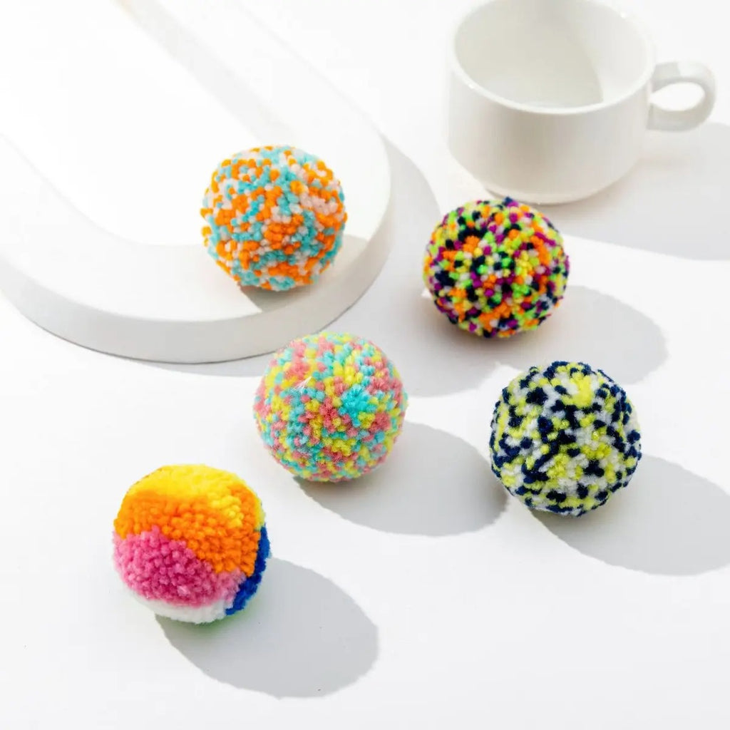 Cute Yarn Balls for Cats – Chew & Scratch Safe_CWMM6810