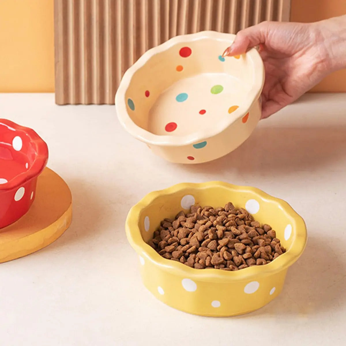 Cute Ceramic Cat Bowl with Polka Dots – Anti-Spill_CWMM7265