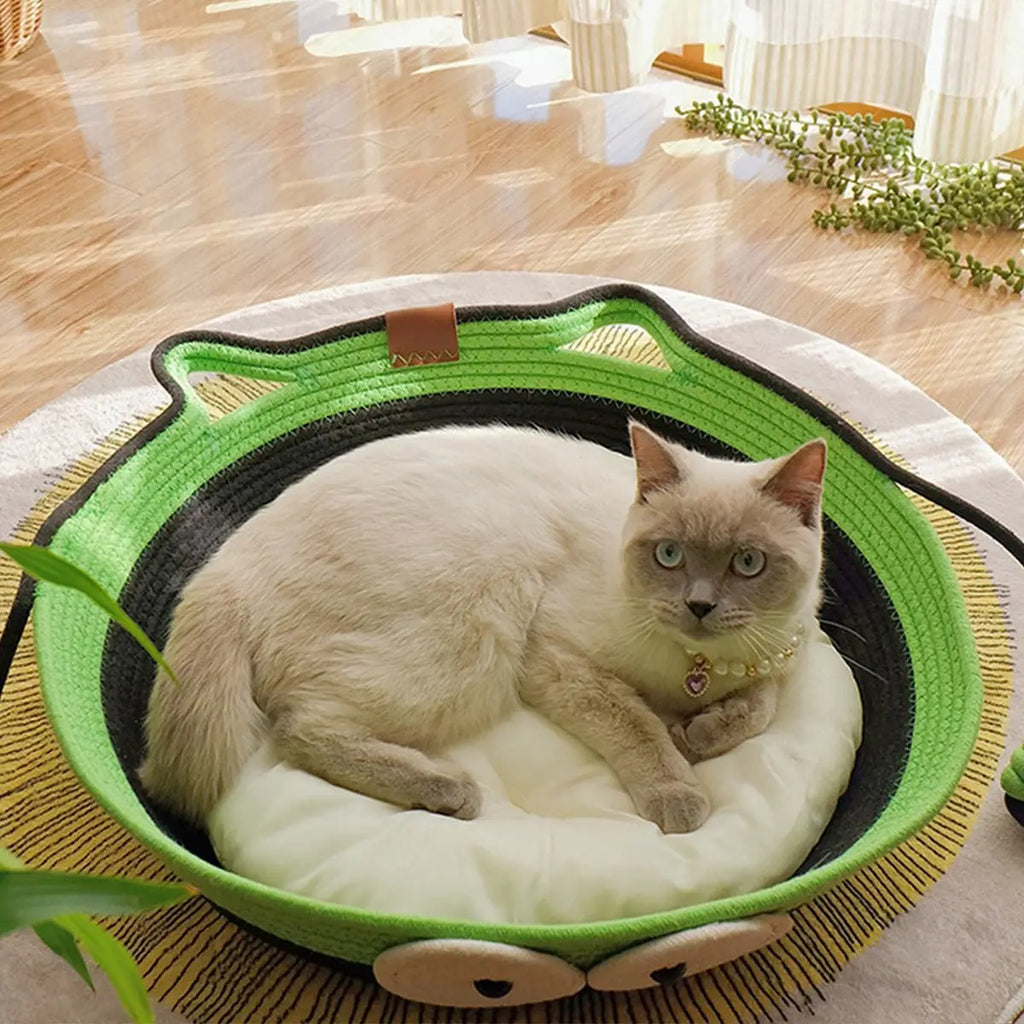 Handmade Woven Cat Bed with Play Ball_CWMM6560