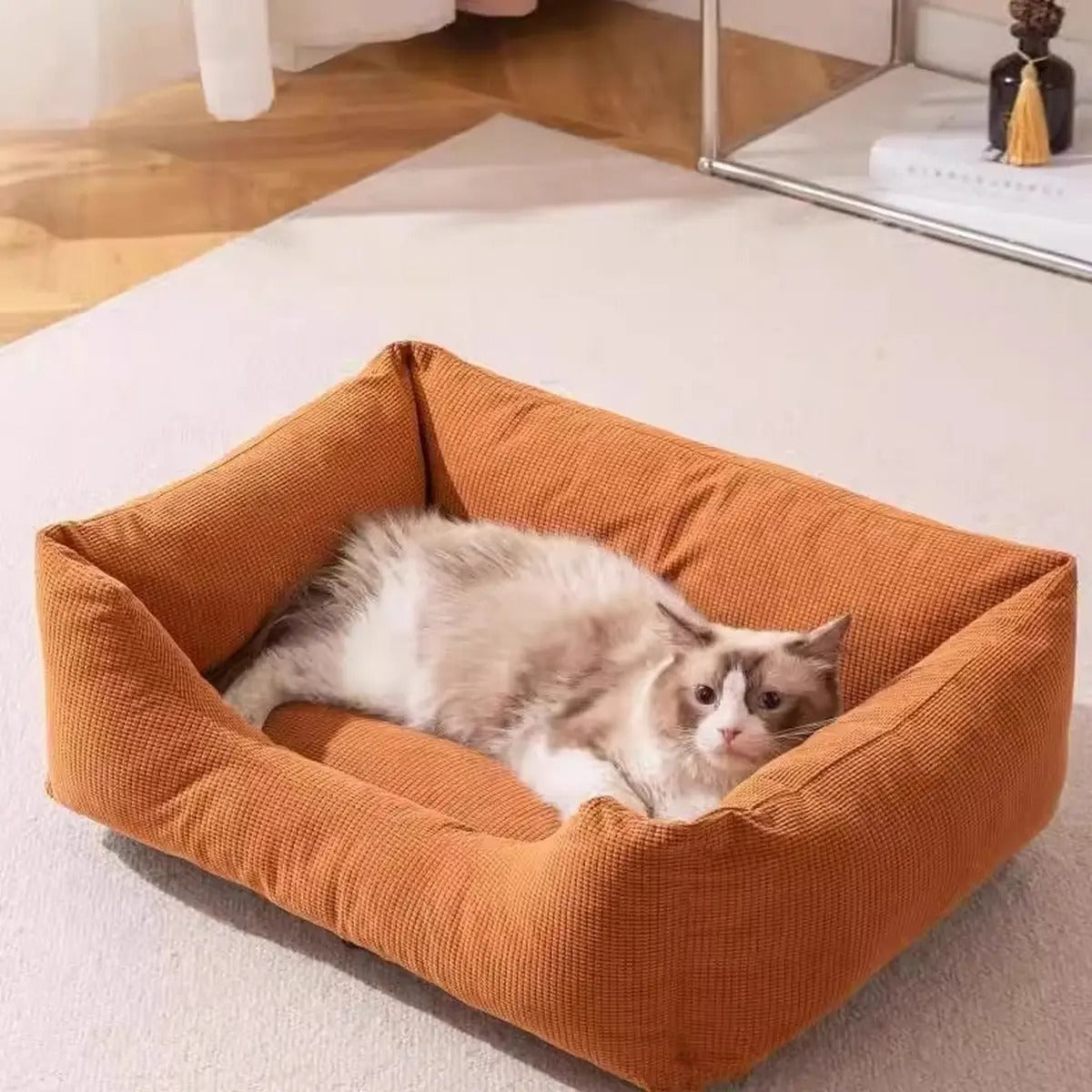 Durable Scratch-Resistant All-Season Pet Bed_CWMM7649