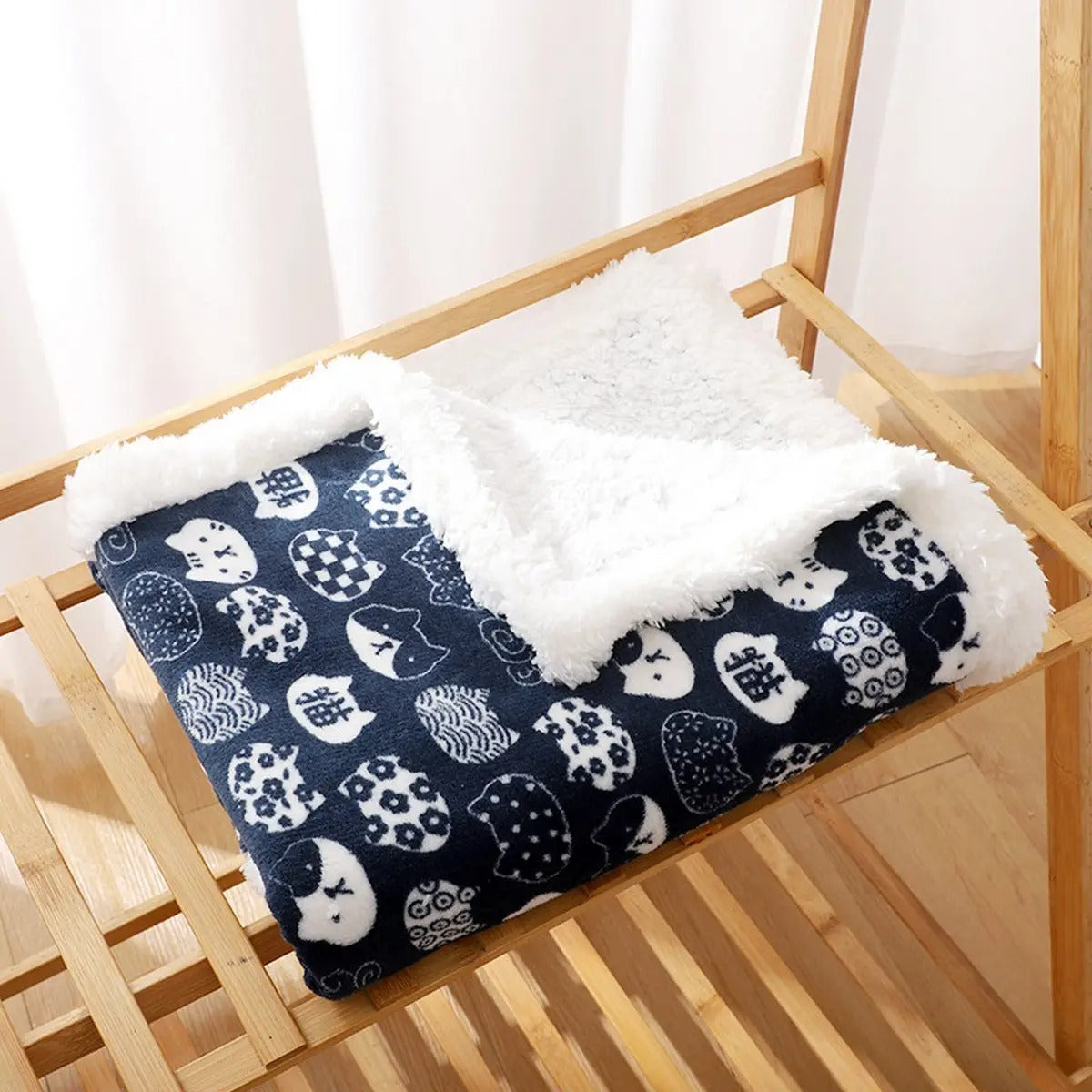 Cozy Double-Layer Cat blanket – Soft Sofa Mat_CWMM7283