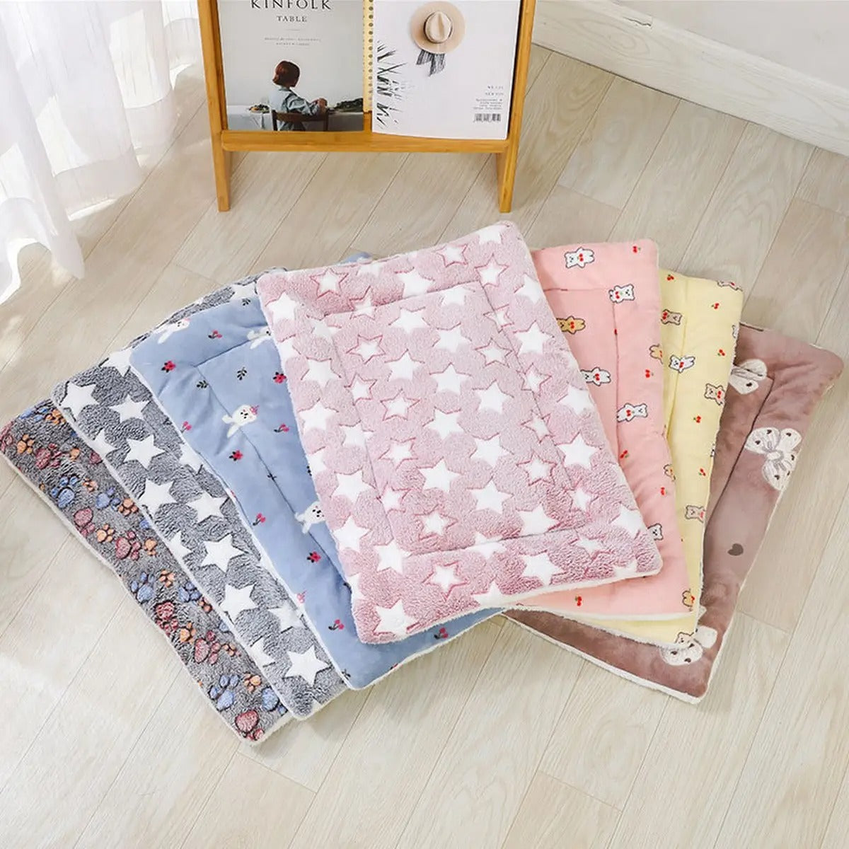 Double-Layer Plush Pet Blanket – Warm & Thick_CWMM5321