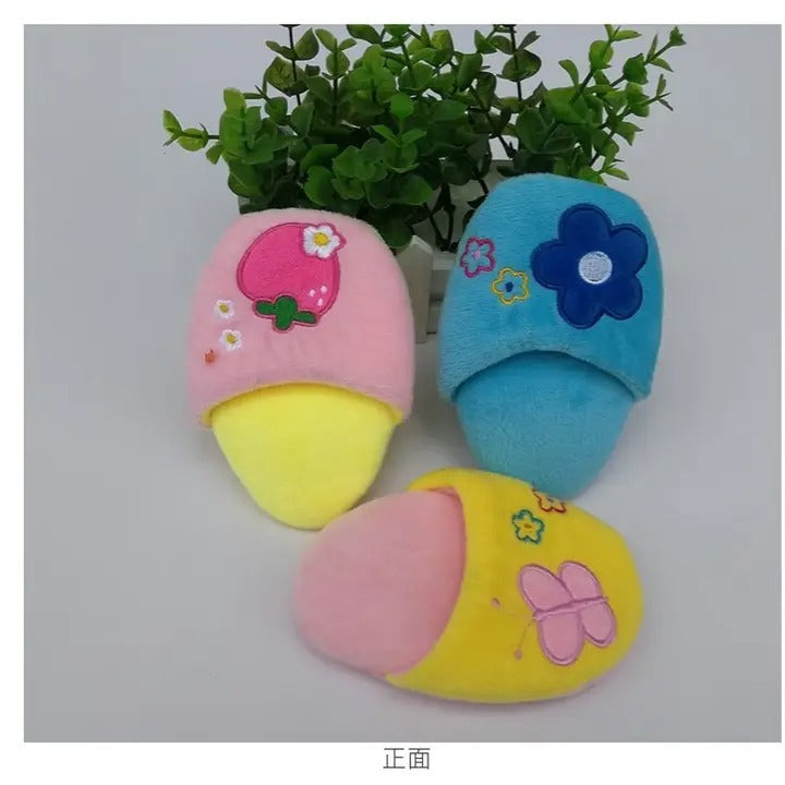Squeaky Plush Slipper Chew Toy for Cats and Dogs_CWMM5396