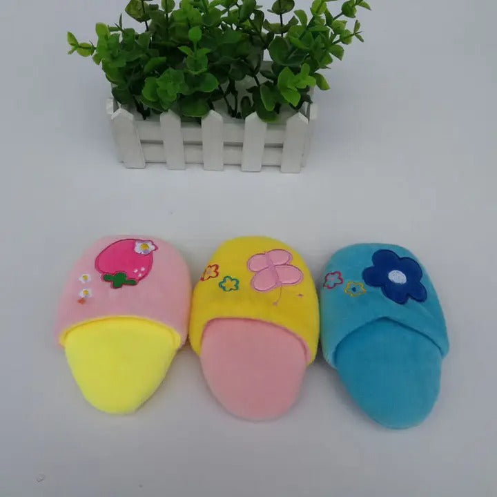 Squeaky Plush Slipper Chew Toy for Cats and Dogs_CWMM5396